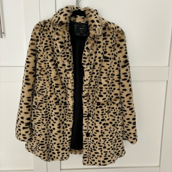 ❌SOLD❌ FAVORITE faux fur coat, leopard print Size Large - Picture 1 of 4